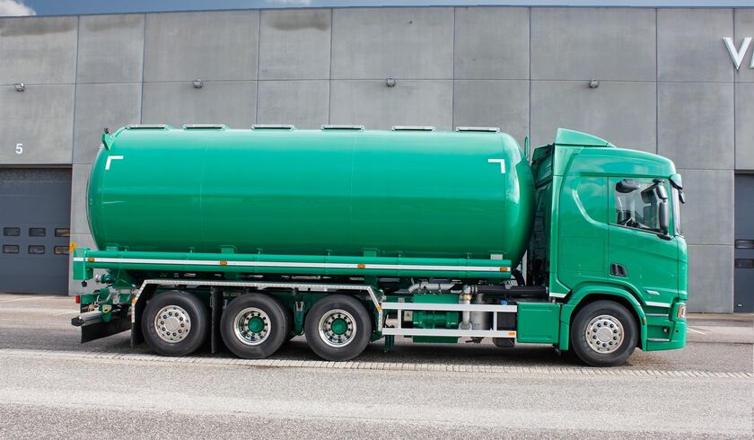Rennesøy Trafikk – 34 600 liters fodertankspåbyggnad